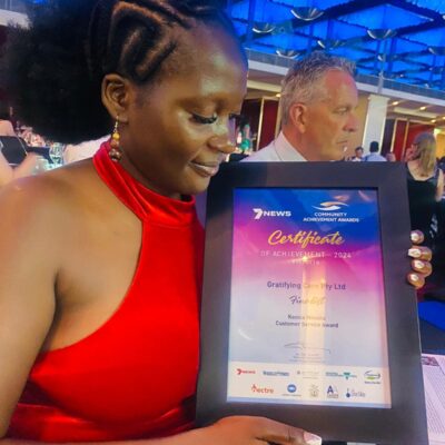 theresa_with_certificate2